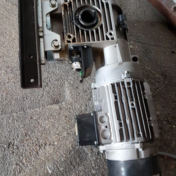 Les vérifications en amont de l’achat d’un moteur de rideau de fer