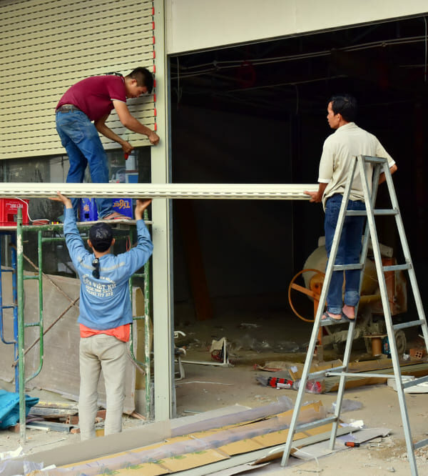 installer les grilles métalliques