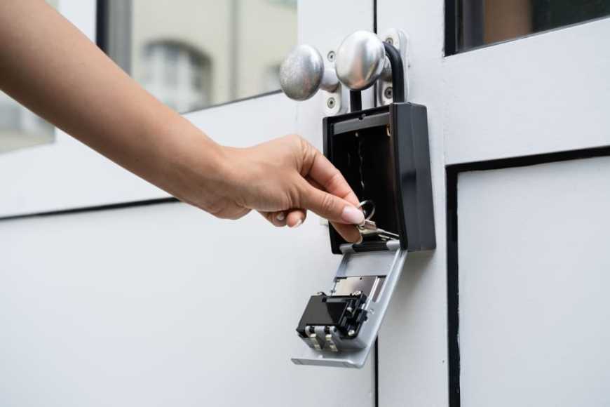 Image Panne du boîtier à clé d'un rideau métallique - Que faire ?