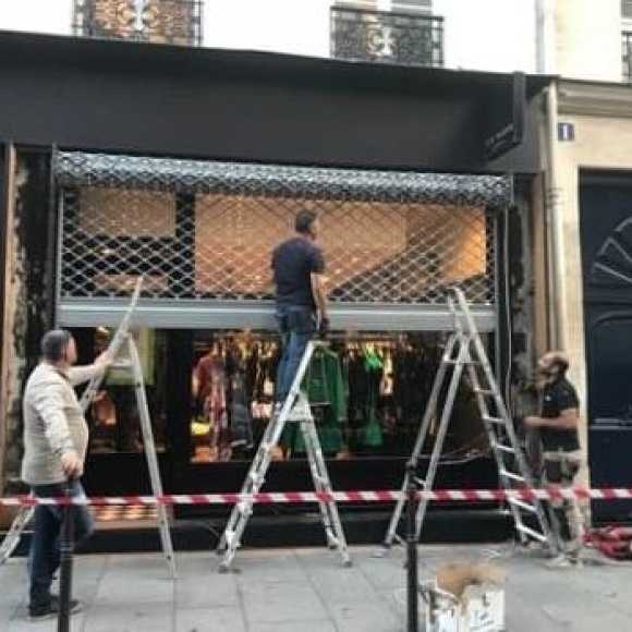 image Installation rideau métallique Paris 12 (75012)
