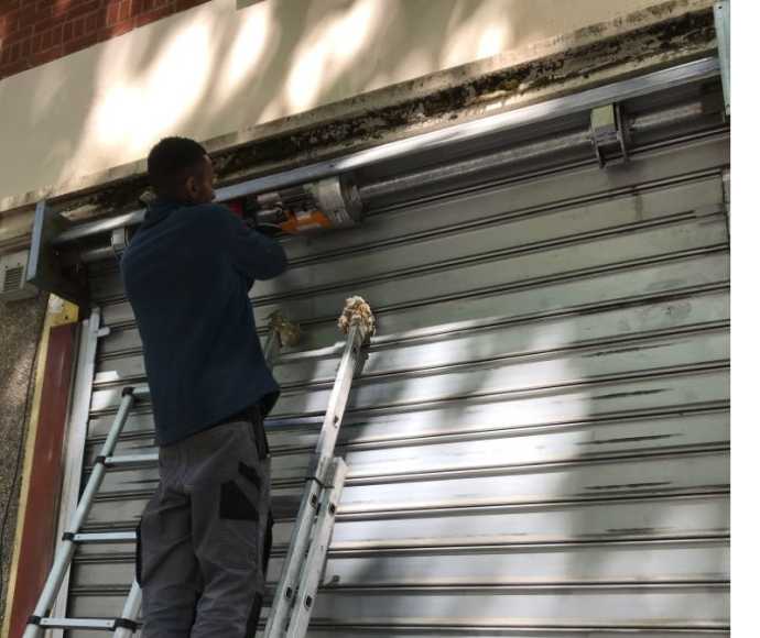 image Motorisation rideau metallique Paris 18