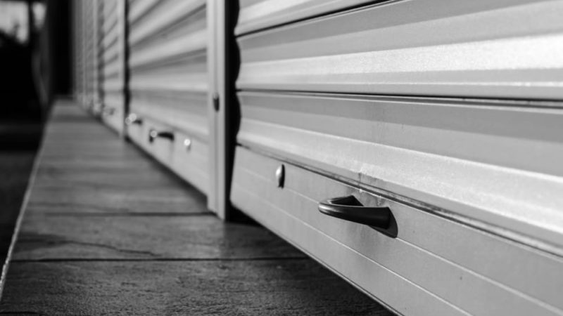 comment installer le rideau metallique