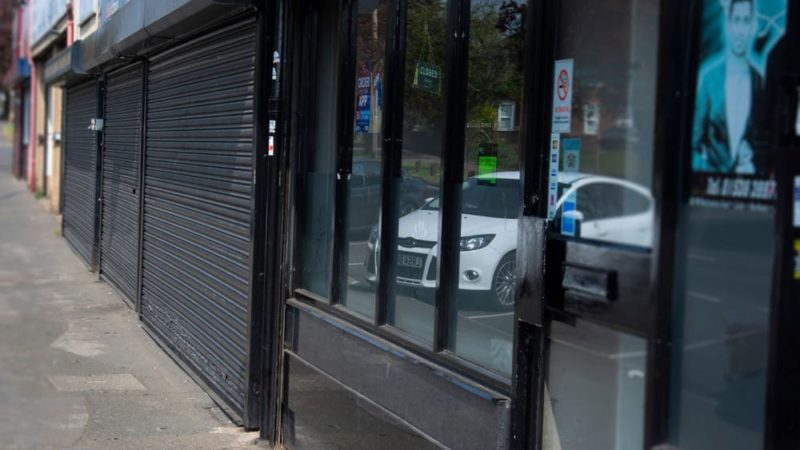 proteger son commerce avec un rideau metallique