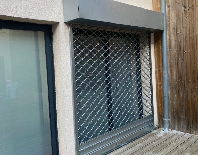 installation grille métallique au Vincennes