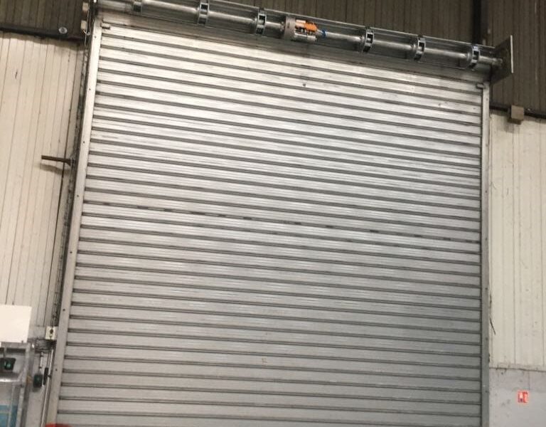 Motorisation rideau métallique à Fresnes Sablonnière