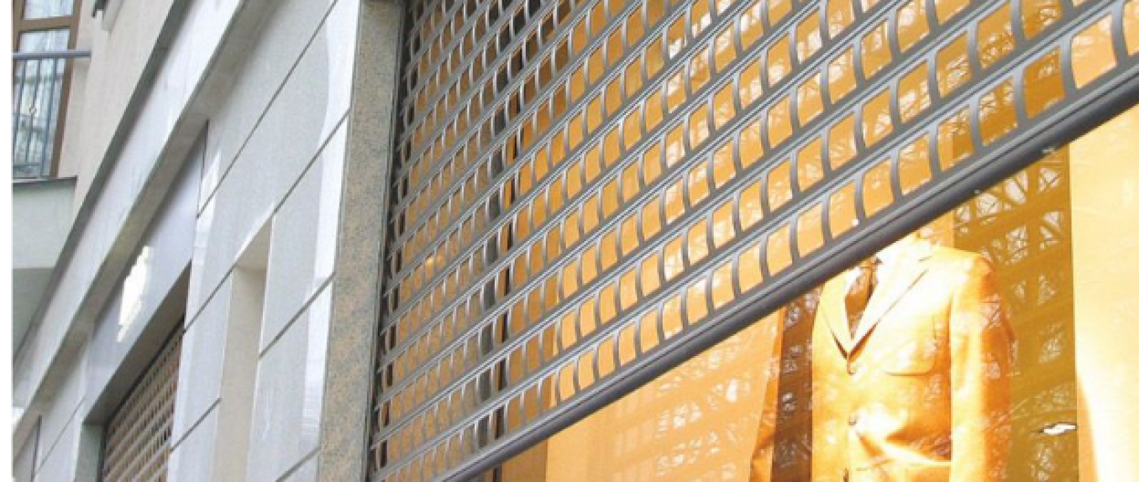 Installation de rideau métallique tubes ondulés à paris