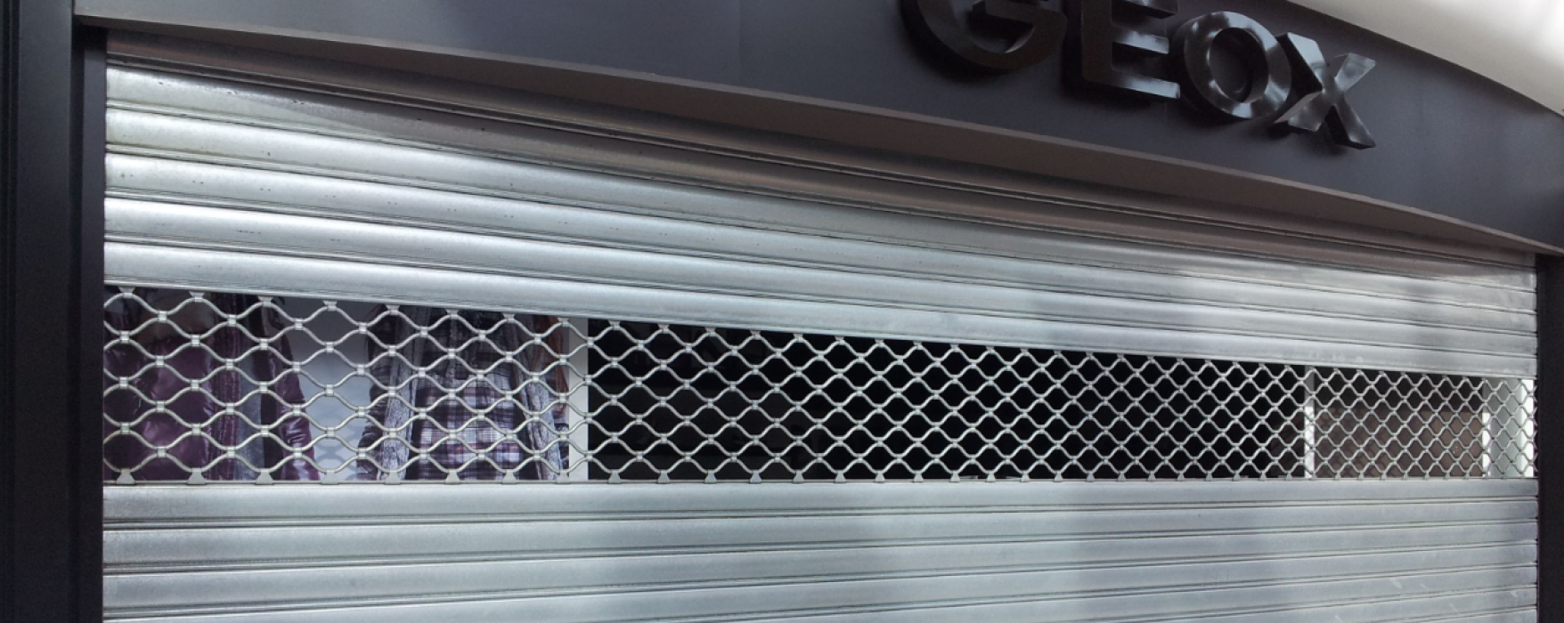 Dépannage rideau métallique à lame combinées