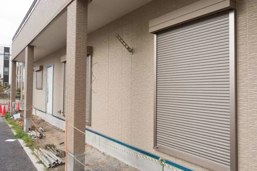 Image Quelle est la durée de vie d'un rideau métallique ?