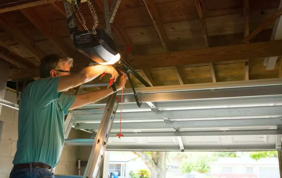 Image Faut-il déclarer les travaux quand on change sa porte de garage ?