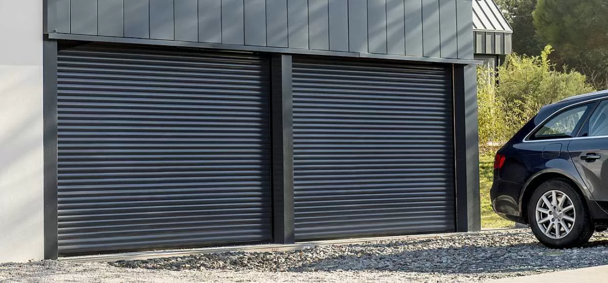 Porte garage enroulable sur mesure