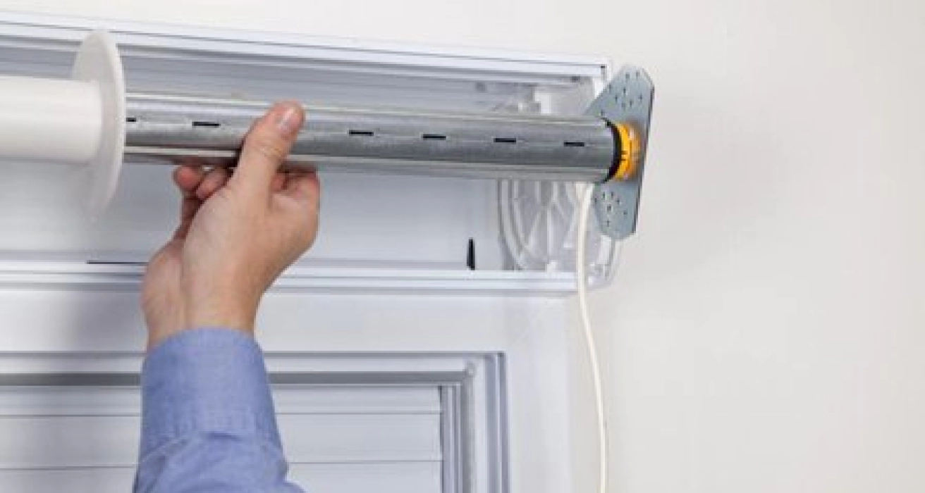 Image Comment descendre un volet roulant électrique bloqué en haut ?