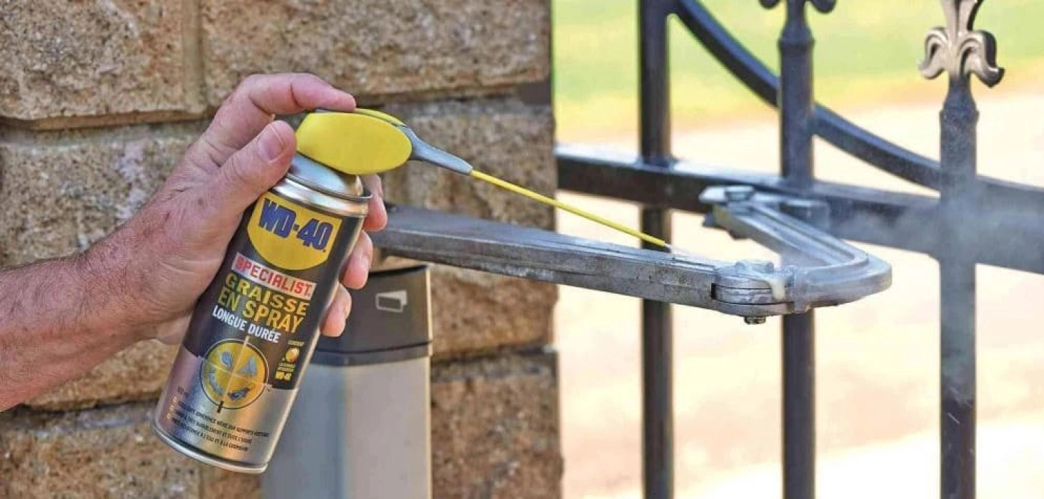 Image Comment graisser un portail électrique coulissant